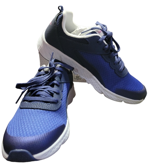 Saucony running shoes - Picture 2 of 3